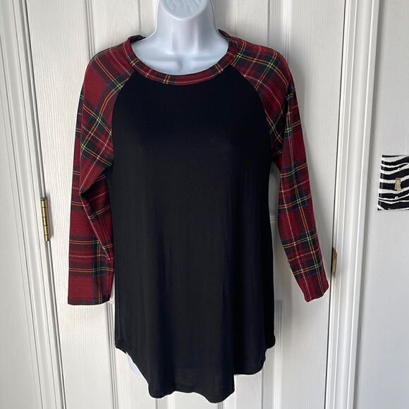 First Looks Tops - Plaid sleeves shirt